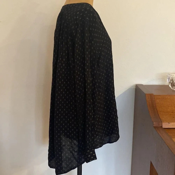 Free People sz S black v neck blouse oversized 1/2 button down great condition - Picture 2 of 9